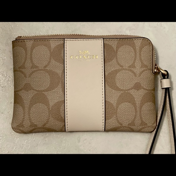 Original NWT Coach Wristlet - Picture 1 of 4